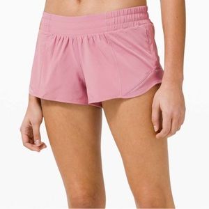 Lululemon Hotty Hot 2.5” Shorts Sz 6